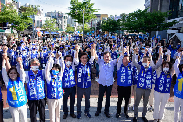 지난 28일 이낙연 전 총리가 대전을 찾아 민주당 허태정 후보 등 대전 지역 후보들에 대한 지지 유세를 펼쳤다. (사진=허태정 후보캠프) 