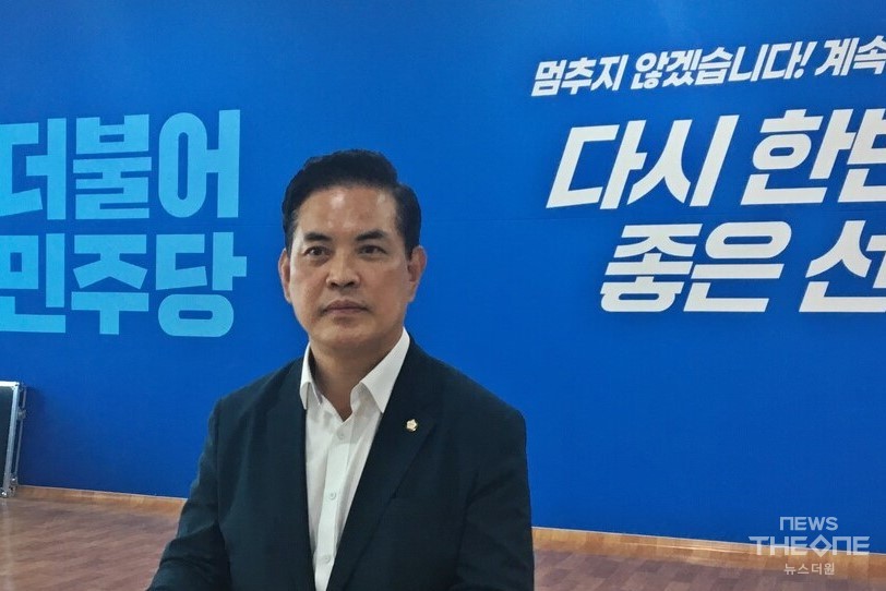 박영순 민주당 대전시당위원장이 국민의힘 이장우 대전시장 후보의 범죄 전력을 거론하며 사퇴를 촉구했다. (사진=이장호 기자)