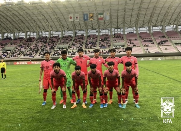 일본과의 경기를 앞둔 대한민국 U-16 대표 선수들(출처: 대한축구협회 홈페이지)