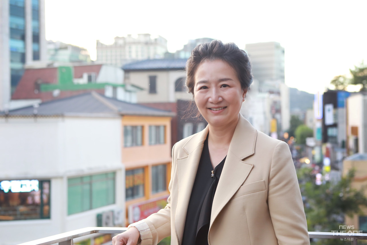 남호정 한국여성시각디자이너협회 회장은 디자인을 사회적 가치를 높이는 매개체로 평가했다. (장성협 기자)