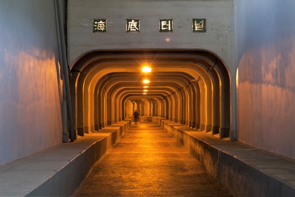 통영해저터널은 동양 최초의 해저터널로 바다 밑 13.5m 지점에 자리 잡고 있다.(사진=문화재청)