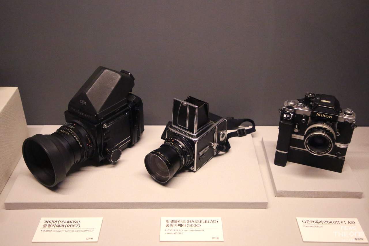 사진작가들이 사용했던 카메라 장비들이 전시돼 있다. (사진=최동환 기자)