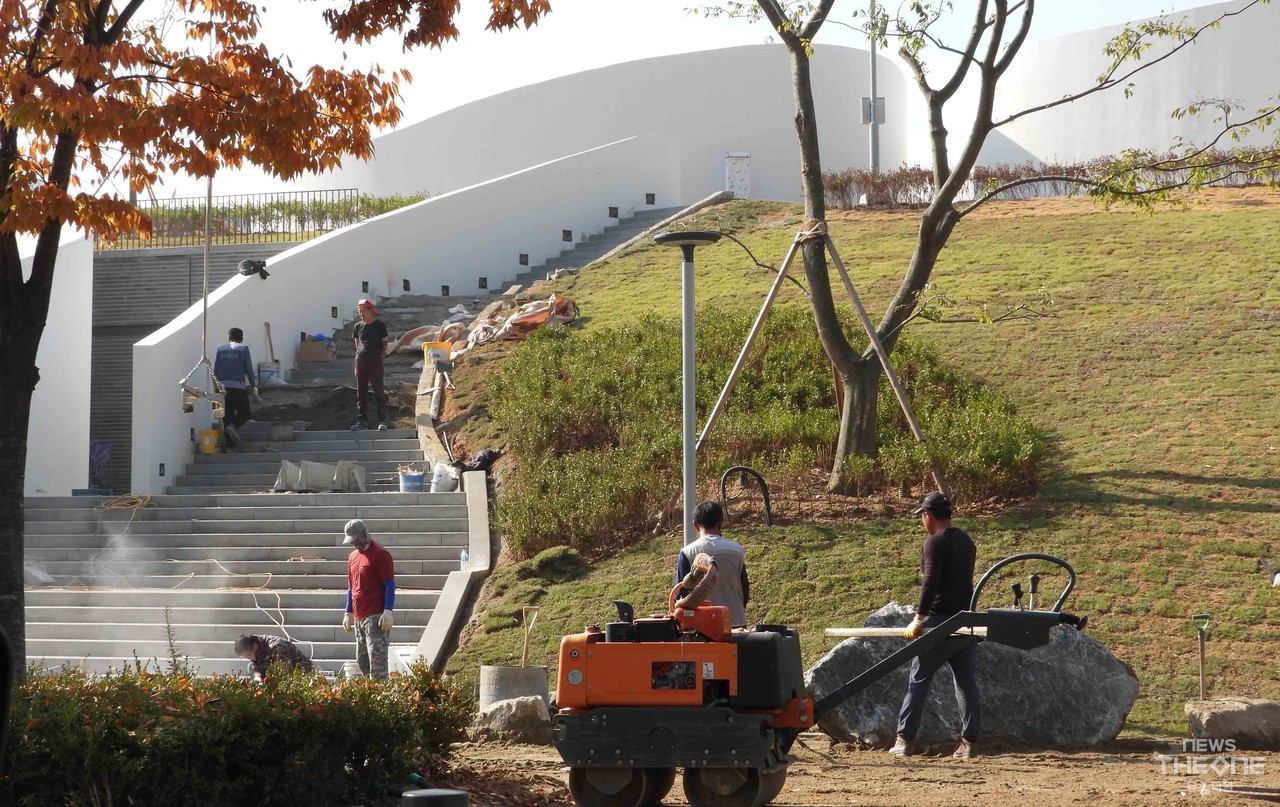 21일 인천 송도 국립세계문자박물관이 내년 개관을 앞두고 마무리 공사가 진행되고 있다. (임순석 기자)